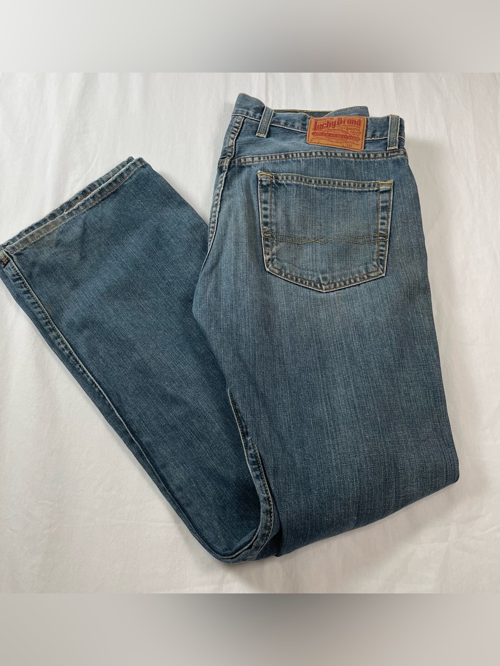 Lucky Brand Mens Size 33X32 Boot Cut Jeans Blue Medium Wash Denim relaxed fit